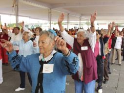 Se recomienda un ejercicio moderado, como caminar a paso ligero. ARCHIVO /