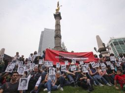 Desde el Ángel de la Independencia, periodistas piden a la PGR ampliar la investigación del asesinato de Gregorio Jiménez. SUN /