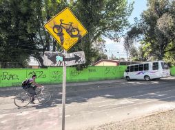 Ni el Gobierno estatal ni los municipios metropolitanos cuentan con recursos garantizados para ampliar la limitada red para bicicletas.  /