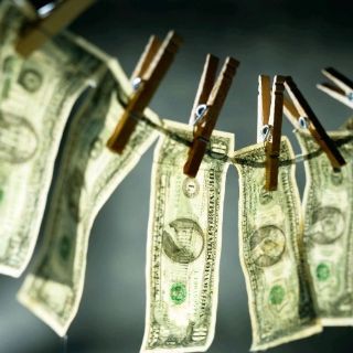 ¿Cómo me protejo del lavado de dinero?