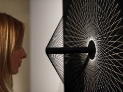 La muestra incluye varias obras del artista argentino Hugo Demarco, como 'Vibrations'. AP /