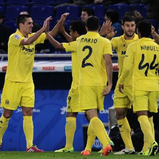 Villarreal gana duelo de mexicanos en España