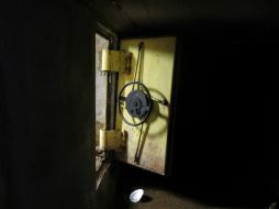 Vista de la entrada a uno de los túneles por donde se transportaba Guzmán Loera. AP /