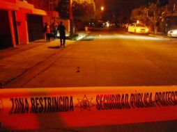 El policía circulaba en su camioneta Ford F150 por la calle de Corona Boreal, en la colonia Arboledas, el momento del ataque.  /