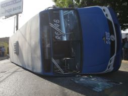 Añaden que el chofer del midibús conducía sin la debida precaución. ARCHIVO /
