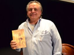 Ángel Cervantes Fuentes durante la presentación de su libro 'Los velos del tiempo'.  /