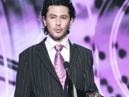 ayer. Ian Cuttler posa con su premio Grammy en 2006, luego de ser reconocido por su trabajo de dirección y diseño AFP /