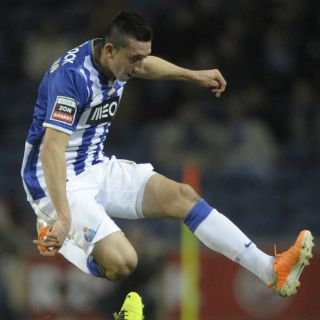 Diego Reyes y Héctor Herrera, convocados a Europa League