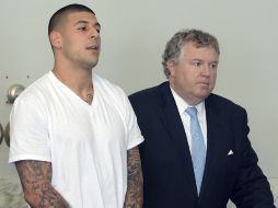 Hernández permanece encerrado en aislamiento con unos pocos reos. AP /