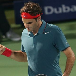 Federer avanza con apuros en Dubai
