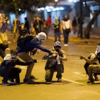 Capriles rechaza formar parte de alguna comparsa por la paz