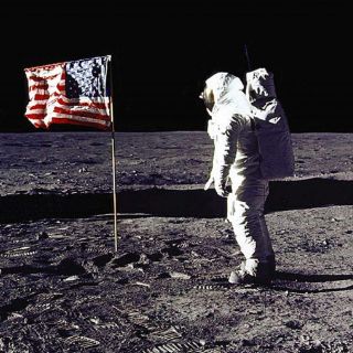 Objetos de la primera misión a la Luna serán subastados