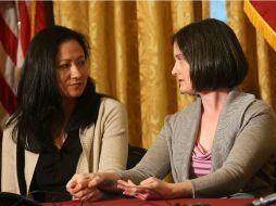 Pareja homosexual durante una conferencia en San Antonio, después de la revocación hecha por Orlando García. AP /