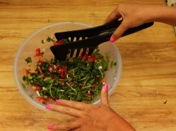 Es necesario comer verduras debido a que contienen fibra, en especial las verdes. Éstas ayudan a no retener líquidos. ARCHIVO /