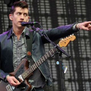 Arctic Monkeys arrasa en la gala de los Premios NME