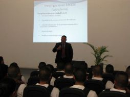 El sargento compartió con la Policía de Zapopan la estrategia usada para bajar los índices delictivos en Dallas.  /