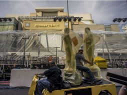 Se alistan los últimos detalles de la ceremonia que tendrá lugar en el Teatro Dolby. AFP /