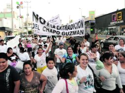 El pasado miércoles, en Culiacán, Mocorito y Guamúchil, exigieron la libertad y no extradición del ''Chapo''. AP /