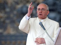 El líder católico advierte ''las trampas'' que se esconden al analizar la situación de las personas divorciadas y vueltas a casar. EFE /