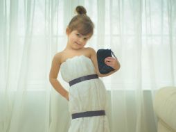 Crean vestidos que han visto en pasarelas y alfombras rojas. ESPECIAL /