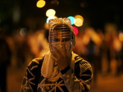 Los enfrentamiento entre los civiles y militares dejaron 41 detenidos en las últimas horas. AP /