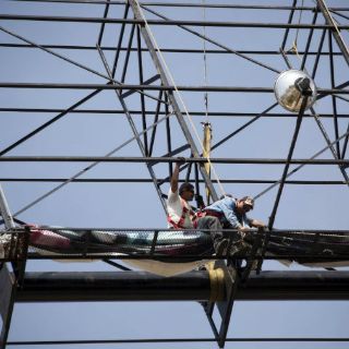 Zapopan retira ocho espectaculares