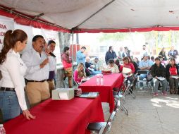 El presidente municipal reconoció que las demandas de los vecinos por lo general giran en torno a los mismos servicios. ESPECIAL /