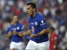 Christian Giménez entró de cambio y a los pocos minutos metió el gol de la victoria celeste. MEXSPORT /