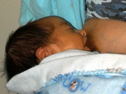 La lactancia materna propicia una buena salud durante toda la vida. ARCHIVO /