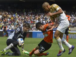 A pesar de tener varias oportunidades, ninguno de los dos equipos pudo anotar. AP /