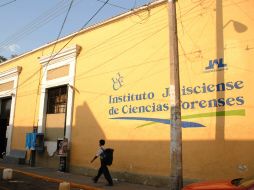 Tras ser levantado el cuerpo por la Semefo, vecinos colocaron cal donde quedaron cenizas. ARCHIVO /