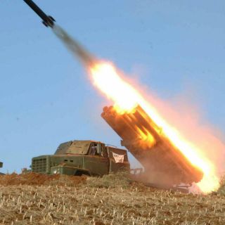 Norcorea dispara dos misiles desde su costa oriental