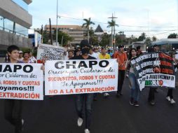 Manifestantes agradecen al 'Chapo' por 'protegerlos de secuestros y extorsiones'. SUN /