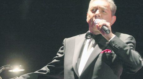 El nuevo disco de Marco Antonio Muñiz, fue grabado durante el último concierto que ofreció en el Auditorio Nacional, en el DF. NTX /