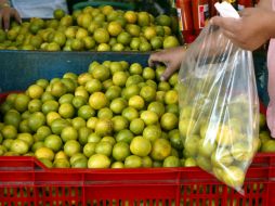 Dicen que el precio de 50 pesos por kilo es sólo en tiendas de autoservicio.  /