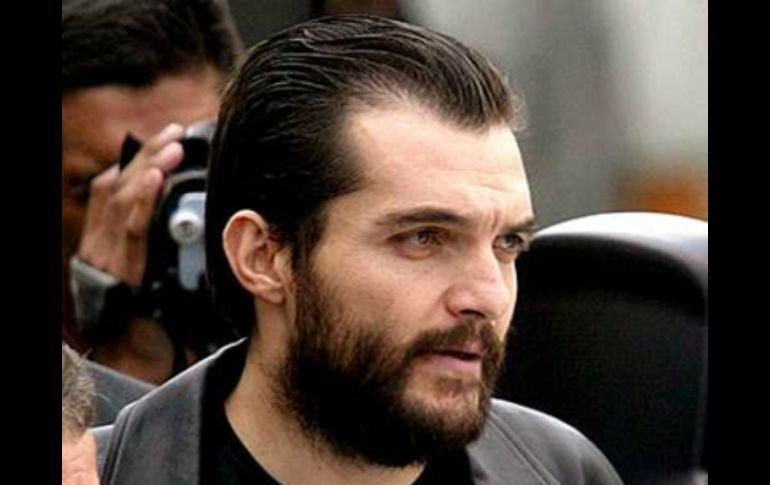 Carlos Ahumada dice que interpuso una demanda contra el PRD y su entonces presidenta nacional, Rosario Robles. ARCHIVO /