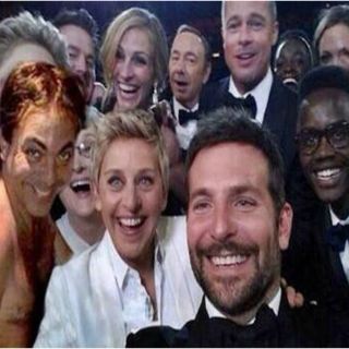 Cristian Castro se cuela a los 'memes' del Oscar