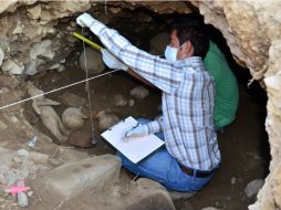 En la tumba se encontraron estatuas, vasijas y otros utensilios. SUN /