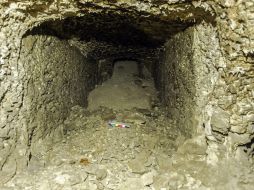 Los expertos todavía trabajan en el lugar para retirar los escombros del interior del mausoleo. EFE /