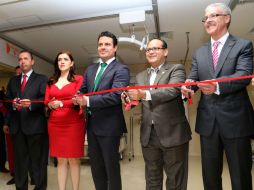 El gobernador, Aristóteles Sandoval fue el encargado de inaugurar los nueve quirófanos.  /
