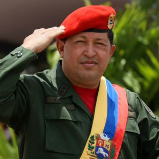Maduro invita a desfile por aniversario de muerte de Chávez
