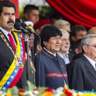 Maduro encabeza homenaje a Chávez junto a Castro