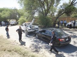 Una grúa trasladó el auto a las instalaciones del IJCF para realizar los peritajes correspondientes.  /