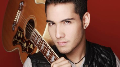 Carlo explica que su proyecto va por buen camino, incluso hay un tema en el que se está buscando sea a dueto con una voz femenina.  /