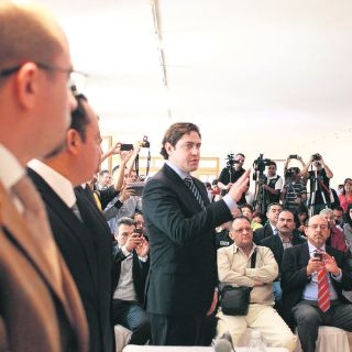 Dan voto de confianza a director del Imeplan