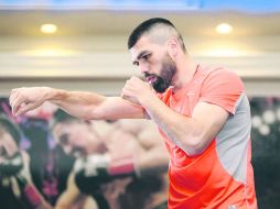 Alfredo Angulo realizó un entrenamiento abierto al público, para mostrar lo que ha desarrollado en estas semanas de entrenamiento. ESPECIAL /