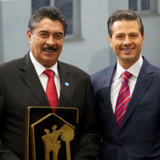 Entregan Premio Nacional de Vivienda a Guadalajara