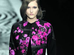 El estampado floral es el más neutral en su uso, en especial, cuando se emplea en prendas holgadas. AFP /