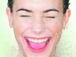 LIMPIEZA DE LA CARA. Exfolia tu rostro dos veces por semana (en la noche). ESPECIAL /
