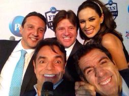 Junto a Miguel Herrera, Eugenio compartió bromas, el evento fue conducido por Jaqueline Bracamontes y Sandarti. ARCHIVO /